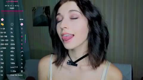 Lina online show from 4, 7, 2026
