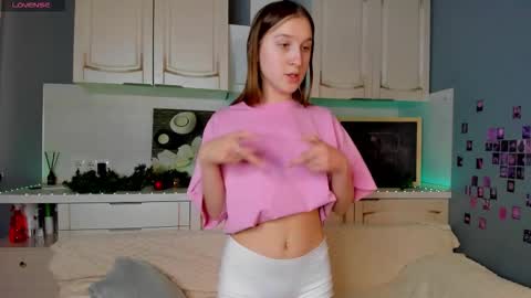 Snapshot of lina_massey chatting on 19, 3, 2026 lina_massey online show from 19, 3, 2026