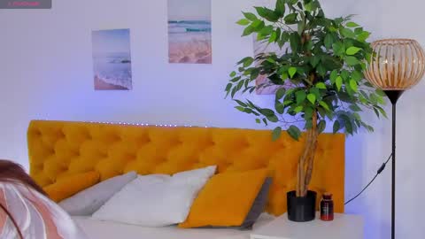 Snapshot of lina_massey chatting on 13, 4, 2026 lina_massey online show from 13, 4, 2026