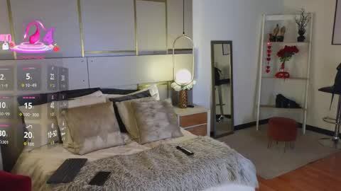 Snapshot of lina_montclair chatting on 3, 4, 2026 Lina online show from 3, 4, 2026