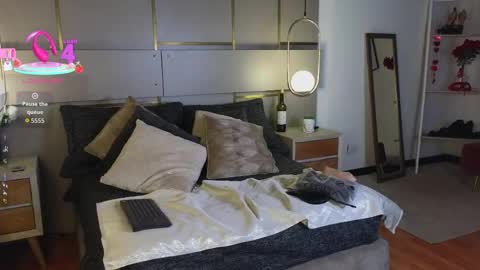 Snapshot of lina_montclair chatting on 8, 4, 2026 Lina online show from 8, 4, 2026