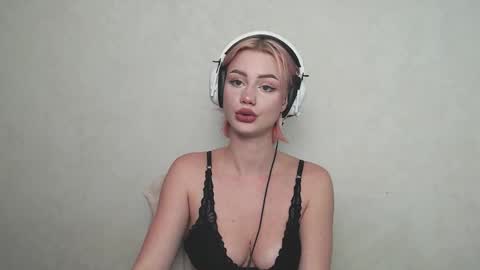 linacute52 online show from 10, 10, 2025