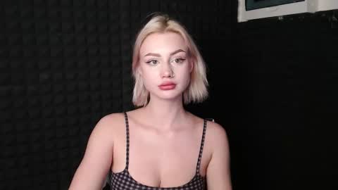 linacute52 online show from 10, 11, 2025