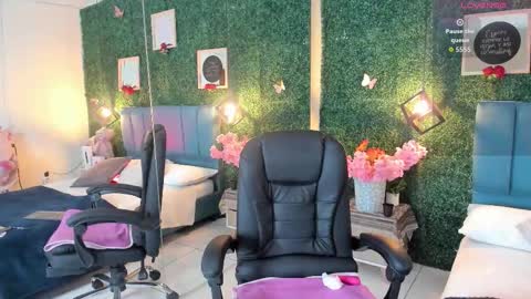 Snapshot of linagh chatting on 15, 9, 2025 Lina online show from 15, 9, 2025