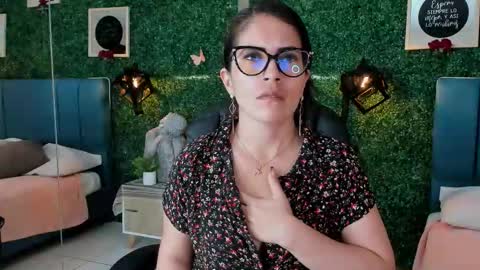 Snapshot of linagh chatting on 22, 10, 2025 Lina online show from 22, 10, 2025