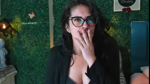 Snapshot of linagh chatting on 28, 10, 2025 Lina online show from 28, 10, 2025