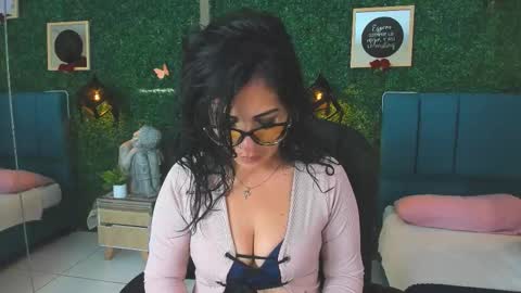 Snapshot of linagh chatting on 8, 11, 2025 Lina online show from 8, 11, 2025