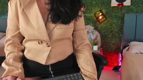 Snapshot of linagh chatting on 9, 2, 2026 Lina online show from 9, 2, 2026