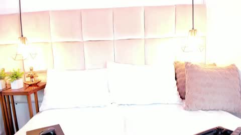 LinaGlam online show from 20, 1, 2025