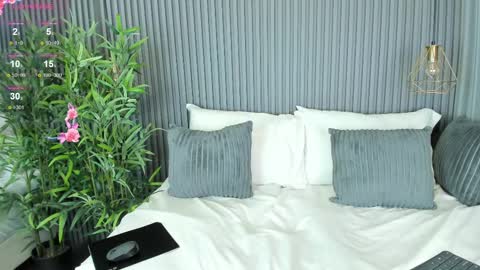 LinaGlam online show from 7, 3, 2025