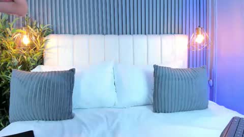 LinaGlam online show from 3, 12, 2025