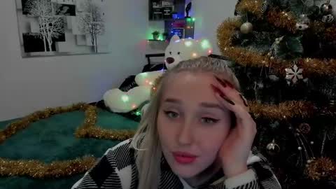 Snapshot of linatruly chatting on 24, 12, 2024 Lina online show from 24, 12, 2024