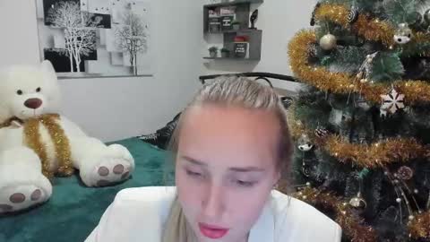 Snapshot of linatruly chatting on 12, 1, 2025 Lina online show from 12, 1, 2025