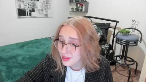 Snapshot of linatruly chatting on 25, 1, 2025 Lina online show from 25, 1, 2025