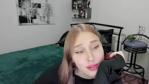 Snapshot of linatruly chatting on 4, 2, 2025 Lina online show from 4, 2, 2025