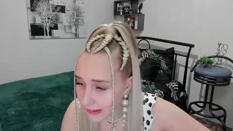 Snapshot of linatruly chatting on 19, 2, 2025 Lina online show from 19, 2, 2025