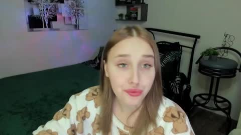 Snapshot of linatruly chatting on 27, 2, 2025 Lina online show from 27, 2, 2025