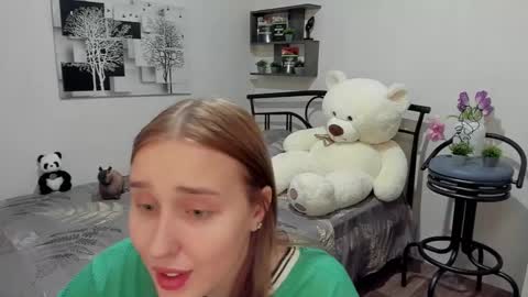 Snapshot of linatruly chatting on 11, 3, 2025 Lina online show from 11, 3, 2025