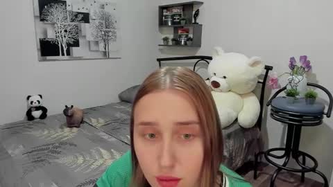 Snapshot of linatruly chatting on 12, 3, 2025 Lina online show from 12, 3, 2025