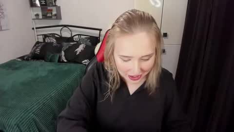 Snapshot of linatruly chatting on 22, 9, 2025 Lina online show from 22, 9, 2025