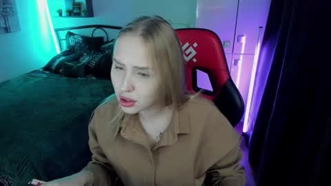 Snapshot of linatruly chatting on 10, 10, 2025 Lina online show from 10, 10, 2025