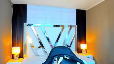 Snapshot of linda4petite chatting on 3, 11, 2025 Linda online show from 3, 11, 2025