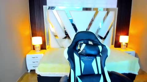 Snapshot of linda4petite chatting on 5, 11, 2025 Linda online show from 5, 11, 2025