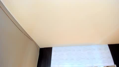 Snapshot of linda4petite chatting on 2, 12, 2025 Linda online show from 2, 12, 2025