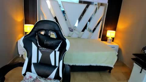 Snapshot of linda4petite chatting on 18, 3, 2026 Linda online show from 18, 3, 2026