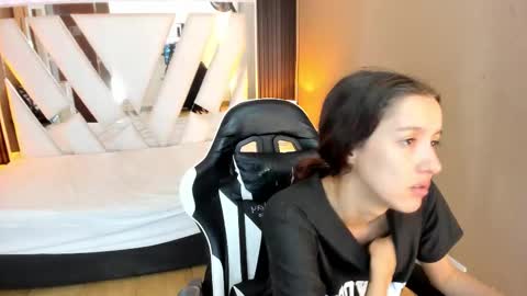 Snapshot of linda4petite chatting on 22, 3, 2026 Linda online show from 22, 3, 2026