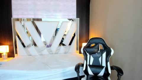 Snapshot of linda4petite chatting on 23, 3, 2026 Linda online show from 23, 3, 2026