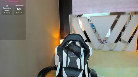 Snapshot of linda4petite chatting on 28, 3, 2026 Linda online show from 28, 3, 2026