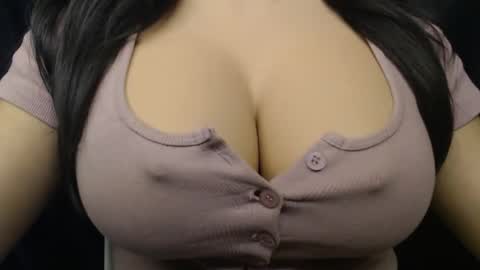 Snapshot of linda_perfect99 chatting on 8, 11, 2025 Linda online show from 8, 11, 2025