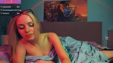 Snapshot of linda_roxy chatting on 15, 12, 2024 Linda online show from 15, 12, 2024