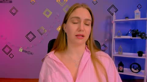 Snapshot of linda_save chatting on 4, 4, 2026 linda_save online show from 4, 4, 2026