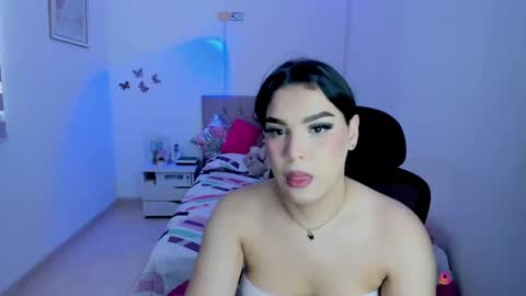 Snapshot of linda_zaam8386 chatting on 28, 10, 2025 online show from 28, 10, 2025