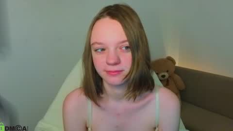 Snapshot of lindaa_bell chatting on 14, 3, 2026 My real name is Olivia online show from 14, 3, 2026