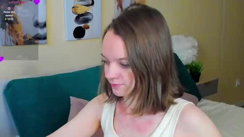 Snapshot of lindaa_bell chatting on 20, 3, 2026 My real name is Olivia online show from 20, 3, 2026