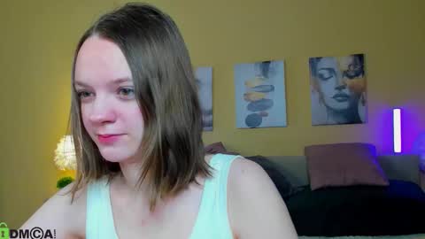 Snapshot of lindaa_bell chatting on 25, 3, 2026 My real name is Olivia online show from 25, 3, 2026