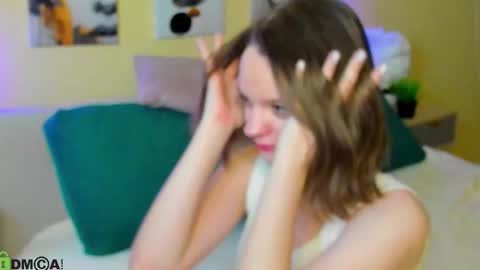 Snapshot of lindaa_bell chatting on 27, 3, 2026 My real name is Olivia online show from 27, 3, 2026