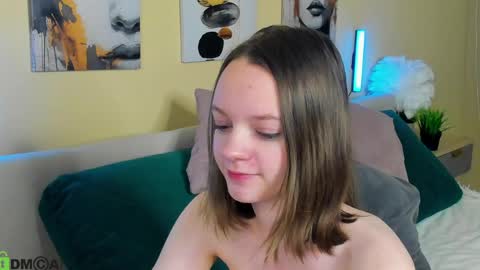 Snapshot of lindaa_bell chatting on 8, 4, 2026 My real name is Olivia online show from 8, 4, 2026