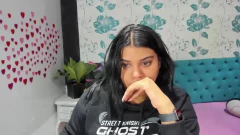    online show from 1, 2, 2025