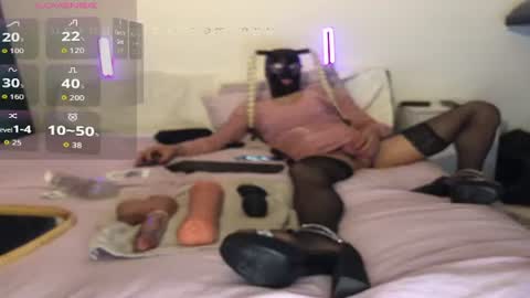 Snapshot of lindafrombehind chatting on 25, 4, 2026 lindafrombehind online show from 25, 4, 2026