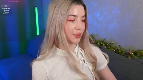 Snapshot of lindathackerr chatting on 4, 6, 2026 Linda online show from 4, 6, 2026
