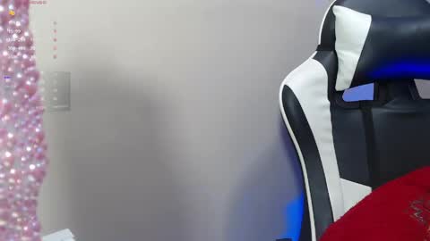 Snapshot of lindsay_sweet24 chatting on 23, 3, 2026 ana online show from 23, 3, 2026