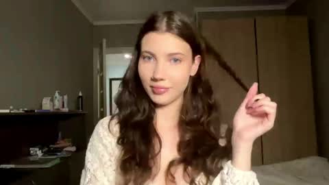 Snapshot of lindseysales chatting on 3, 4, 2026 Linda online show from 3, 4, 2026