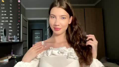 Snapshot of lindseysales chatting on 19, 4, 2026 Linda online show from 19, 4, 2026
