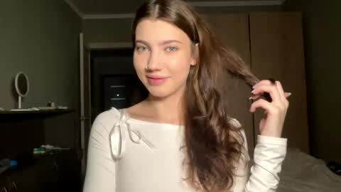 Snapshot of lindseysales chatting on 24, 4, 2026 Linda online show from 24, 4, 2026