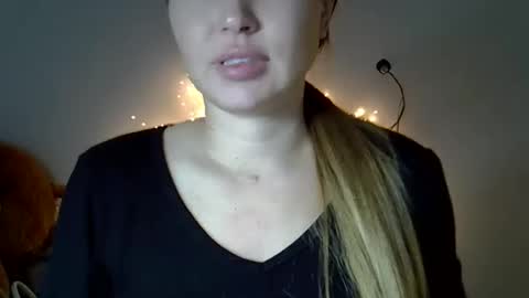 Snapshot of lindsisecret chatting on 10, 3, 2026 Anna online show from 10, 3, 2026