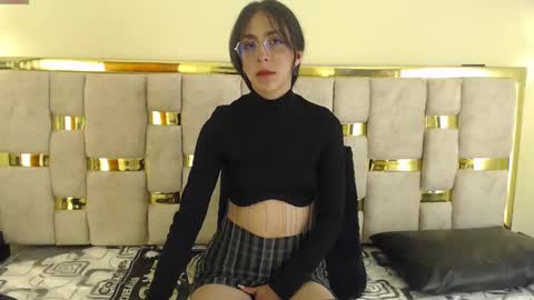 Snapshot of ling_ling24 chatting on 4, 2, 2025 ling ling24 online show from 4, 2, 2025